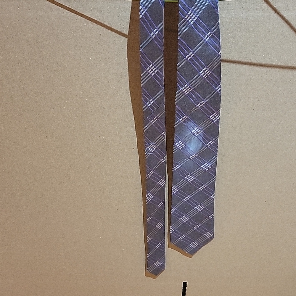 Number 3 Arrow Tie